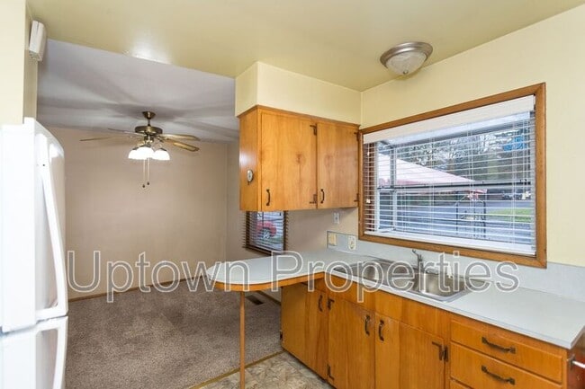 Building Photo - 7207 N Reno Ave