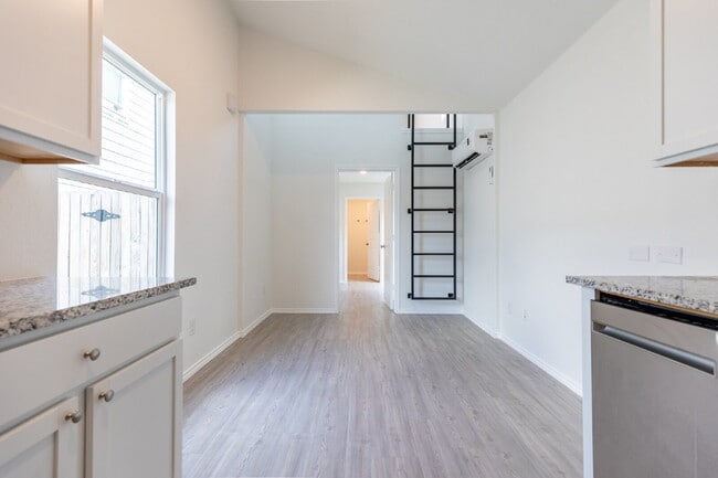 Building Photo - 4271 Thalweg Way