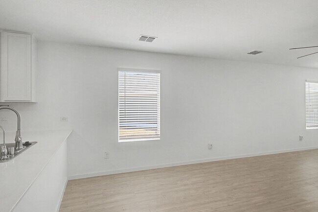 Building Photo - 6732 Bramblewood Dr