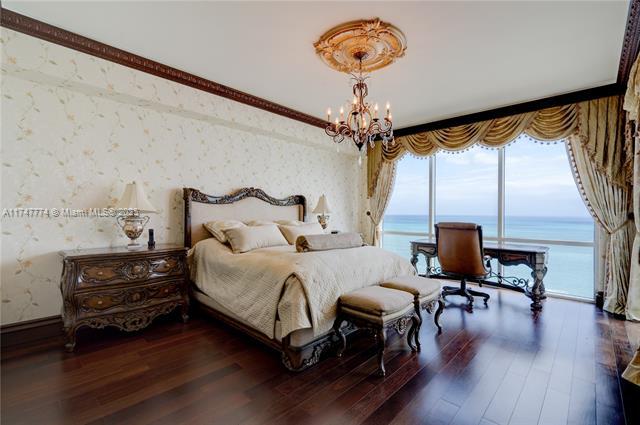 Building Photo - 16047 Collins Ave