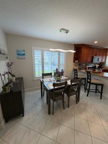 Building Photo - 699 Deer Creek Corona Way