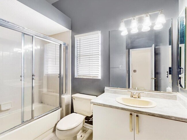 Building Photo - 3943 Ocita Dr