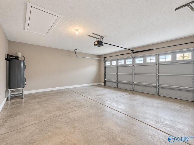 Building Photo - 409 Summer Cove Cir NW