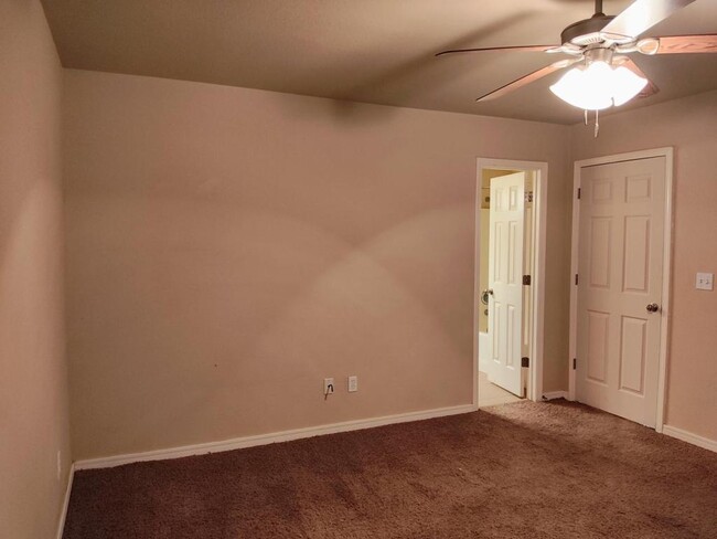 Building Photo - 2813 Conner Dr