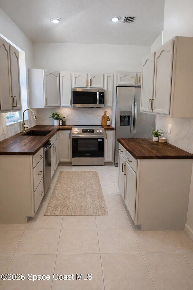 Building Photo - 8406 Mulligan Cir