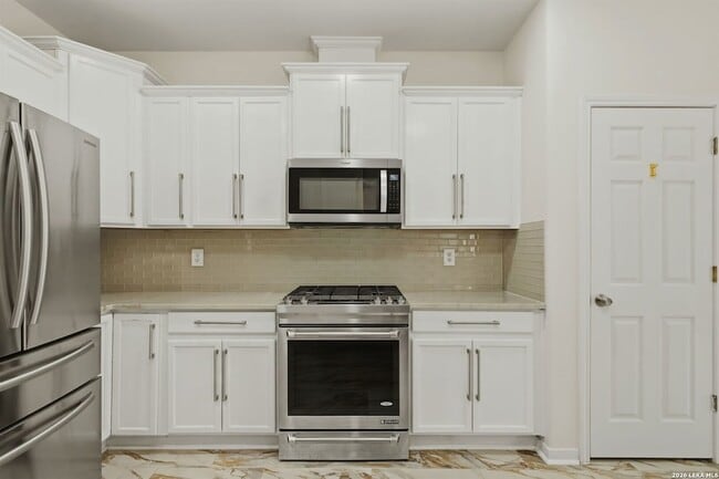 Building Photo - 8906 Breanna Oaks