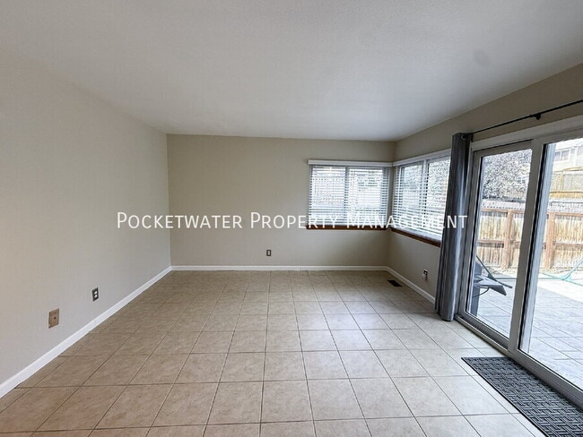 Building Photo - 575 Spruce Cir