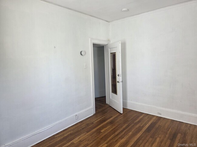 Building Photo - 420 Bedford Ave