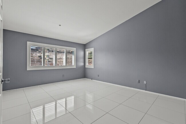 Building Photo - 16001 Filbert St