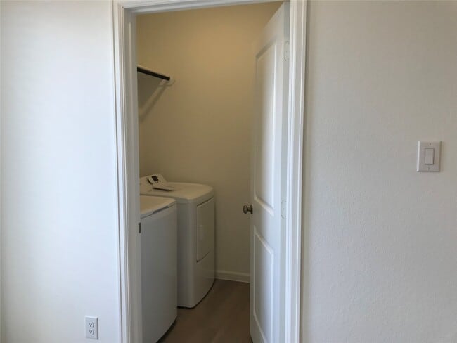 Building Photo - 28813 Bobcat Run Dr