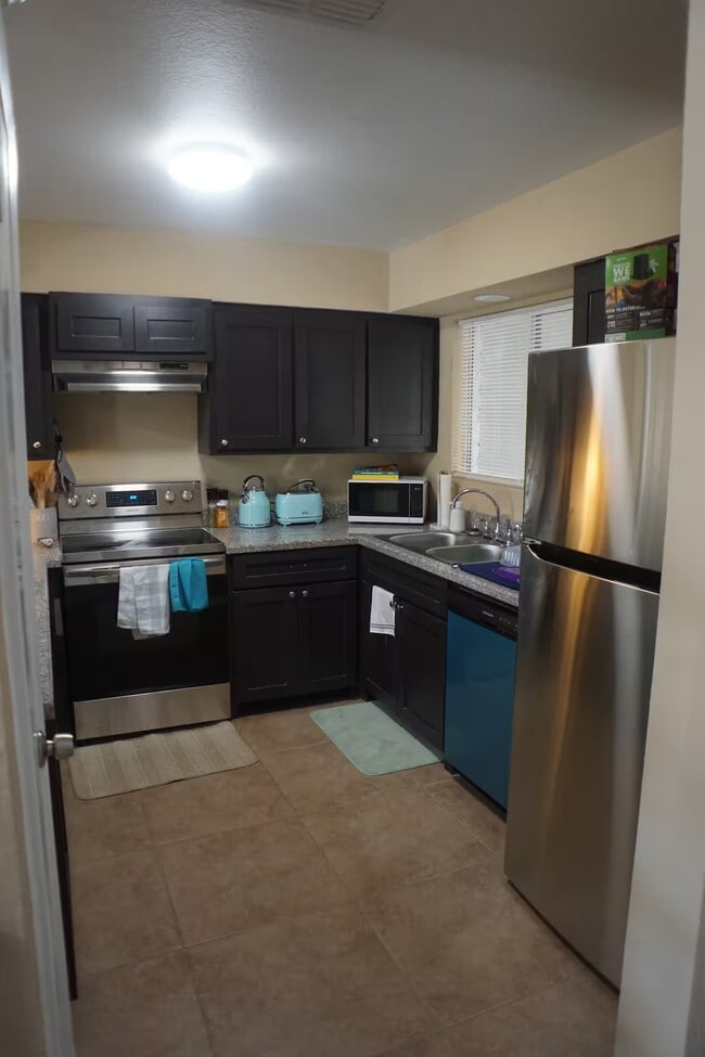 Building Photo - 14 53rd St SE