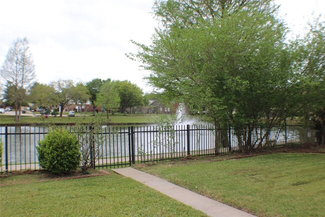 Building Photo - 12231 Ashford Park Dr