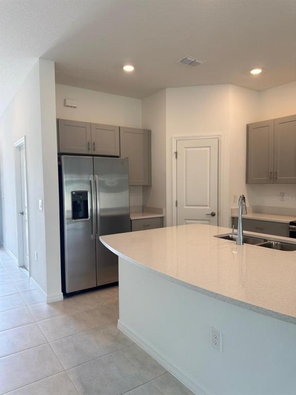 Building Photo - 2533 Penguin Blvd