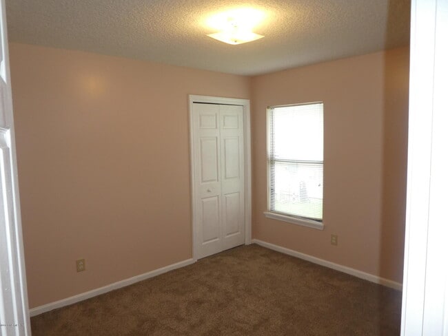 Building Photo - 955 Otter Creek Dr