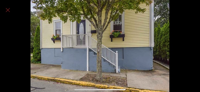 Building Photo - 26 Poplar St