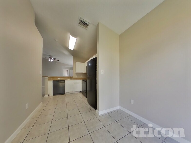 Building Photo - 3146 Boynton Dr