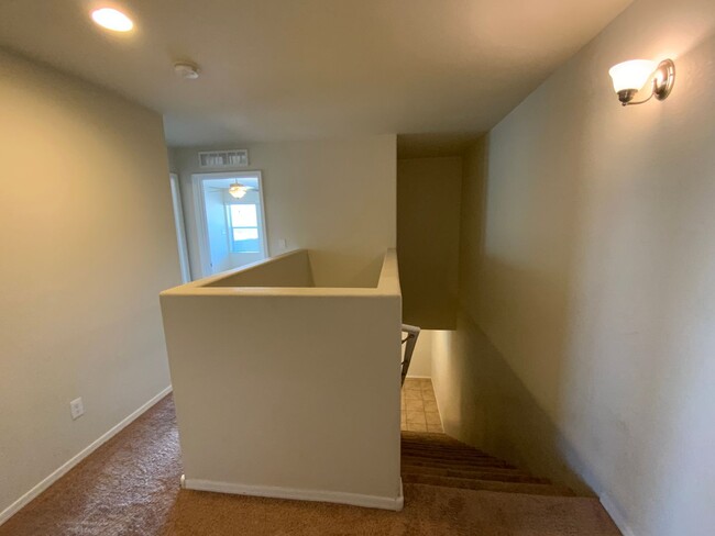 Building Photo - 4 Bedroom Home Available in Juan Tabo Hills!