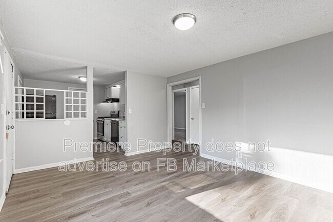 Building Photo - 2503 S Vermont Ave