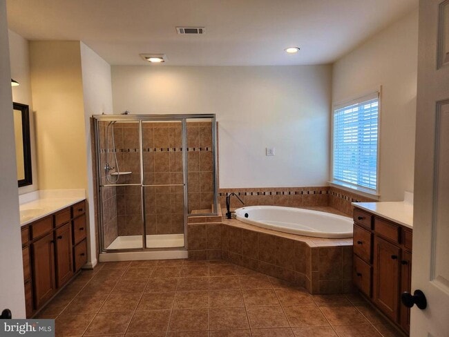 Building Photo - 15117 Montanus Dr