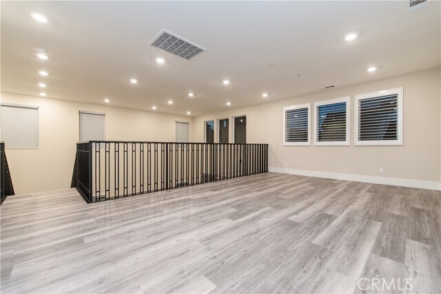 Building Photo - 55 Crater