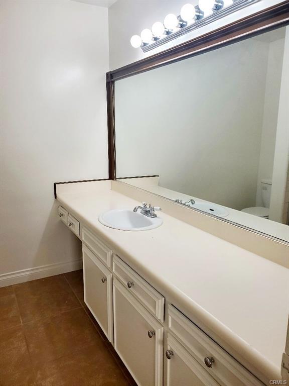 Bathroom to master - 14141 Dickens St
