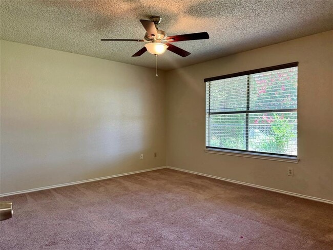 Building Photo - 8628 Piney Creek Bend