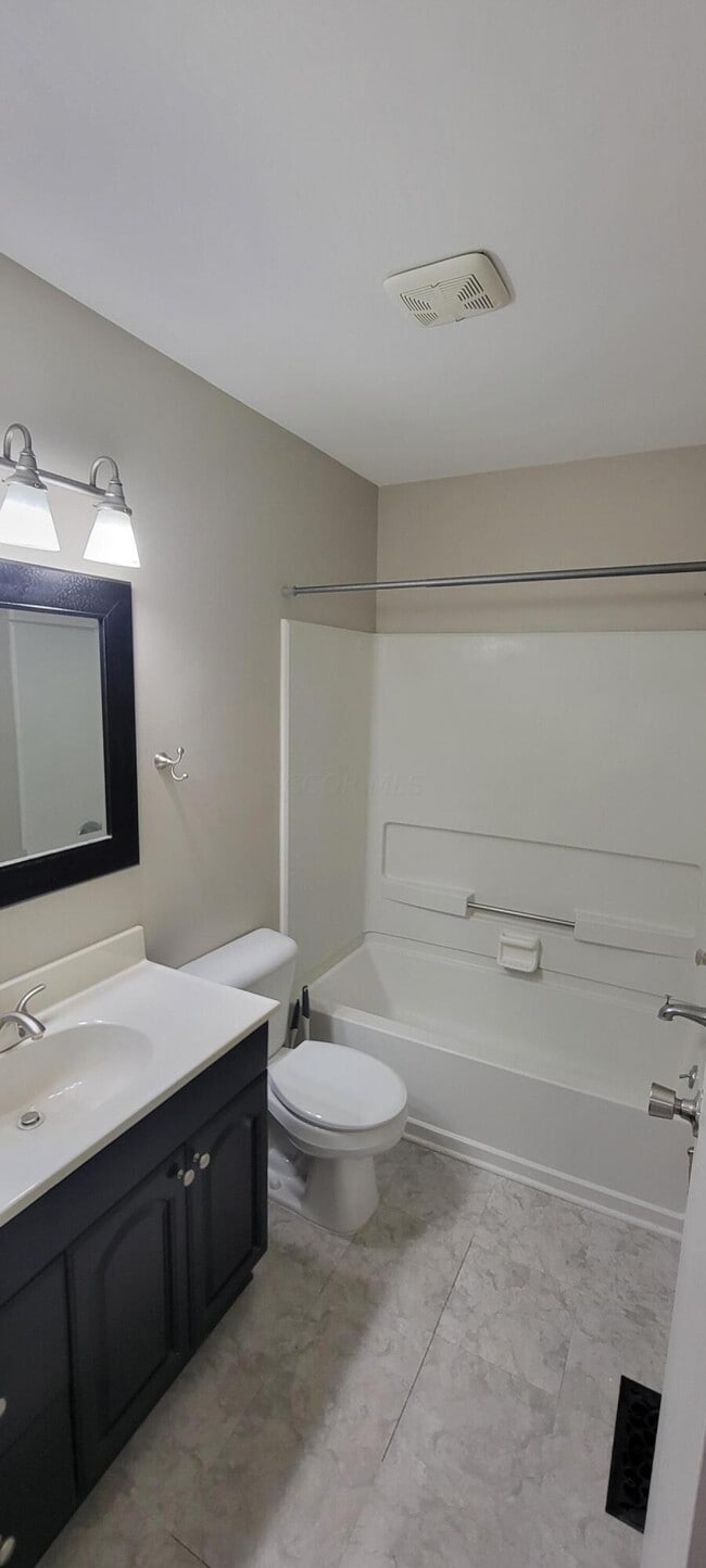 Building Photo - 792 Ficus Dr