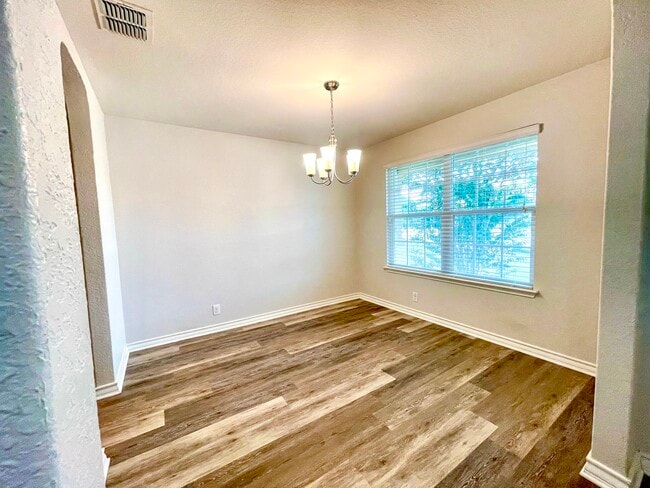 Building Photo - 402 Fly Catcher