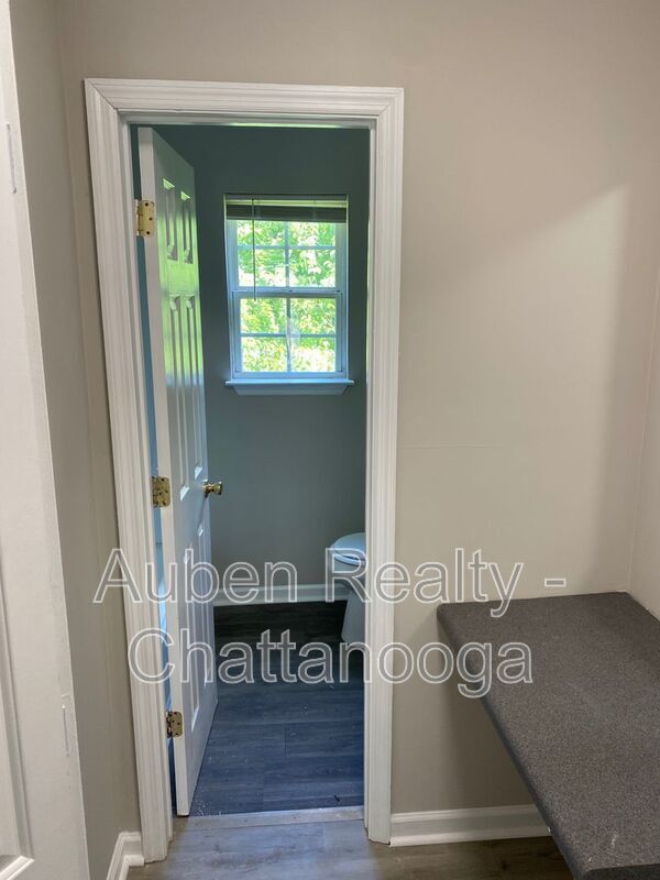 Building Photo - 3911 Wilsonia Ave