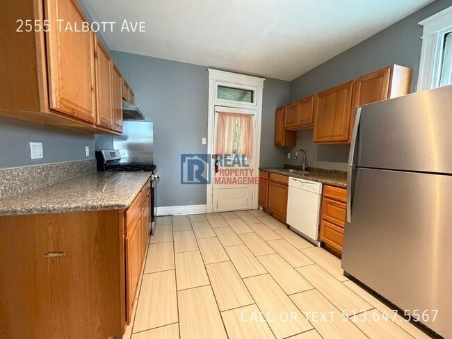 Building Photo - 2555 Talbott Ave