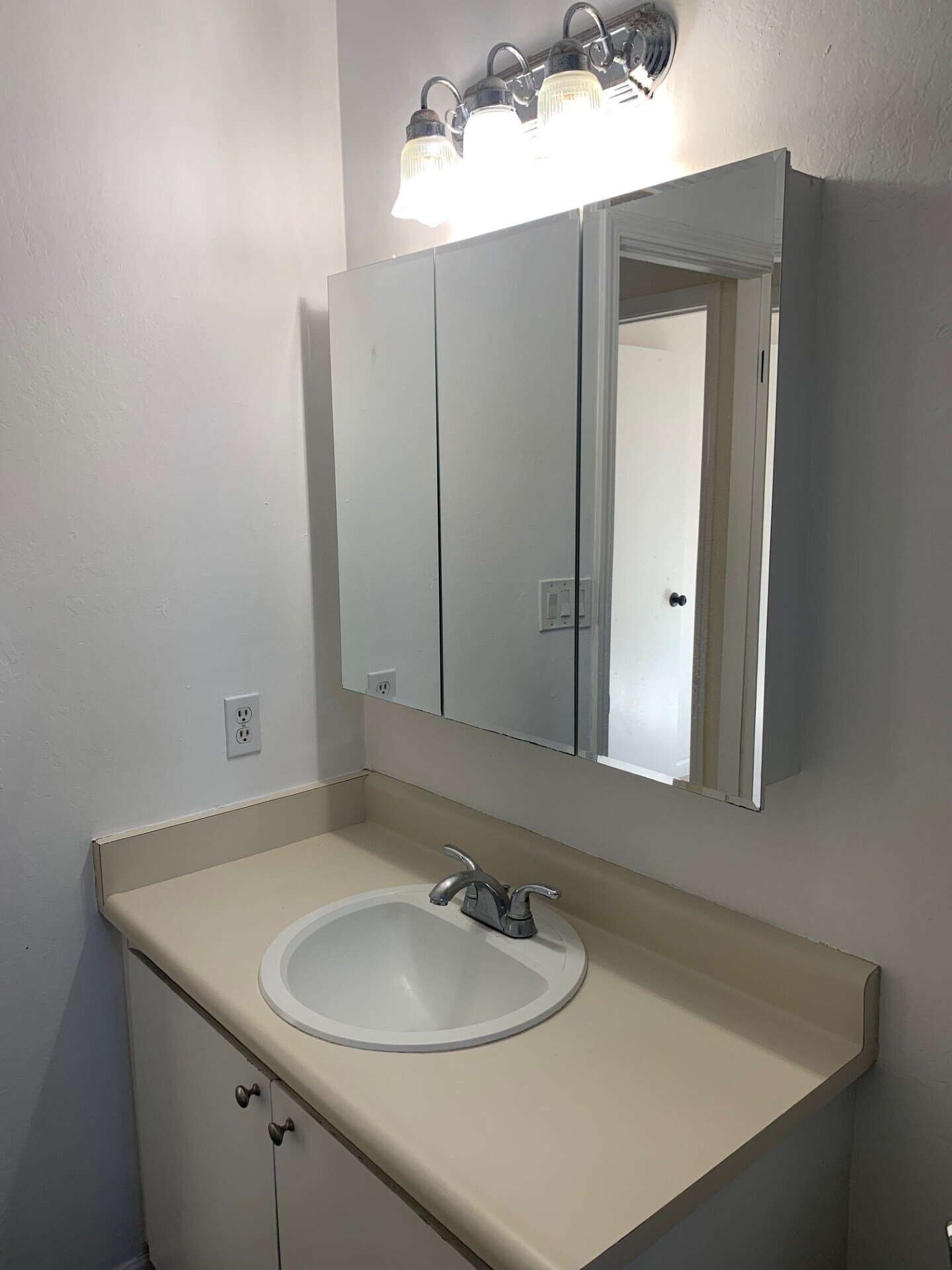 Building Photo - 3901 Clayton Rd