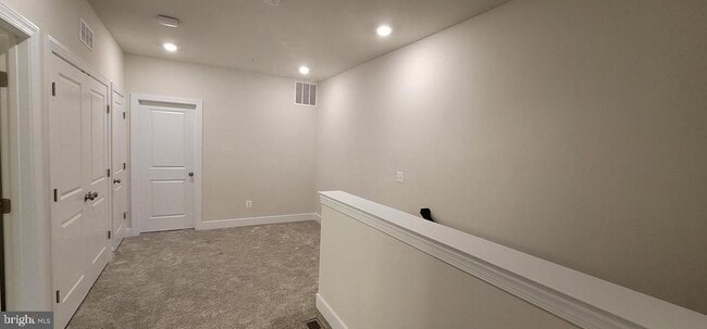 Building Photo - 4940 MacDonough Pl