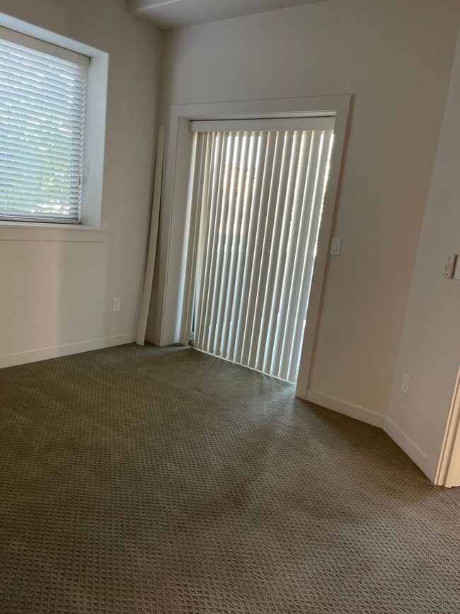 Building Photo - Beautiful 2bd/2bth Located at Meadowbrook ...