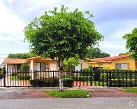 Building Photo - 9253 SW 39th St