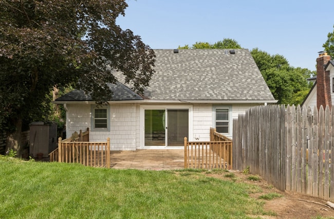 Building Photo - 519 S 56th St
