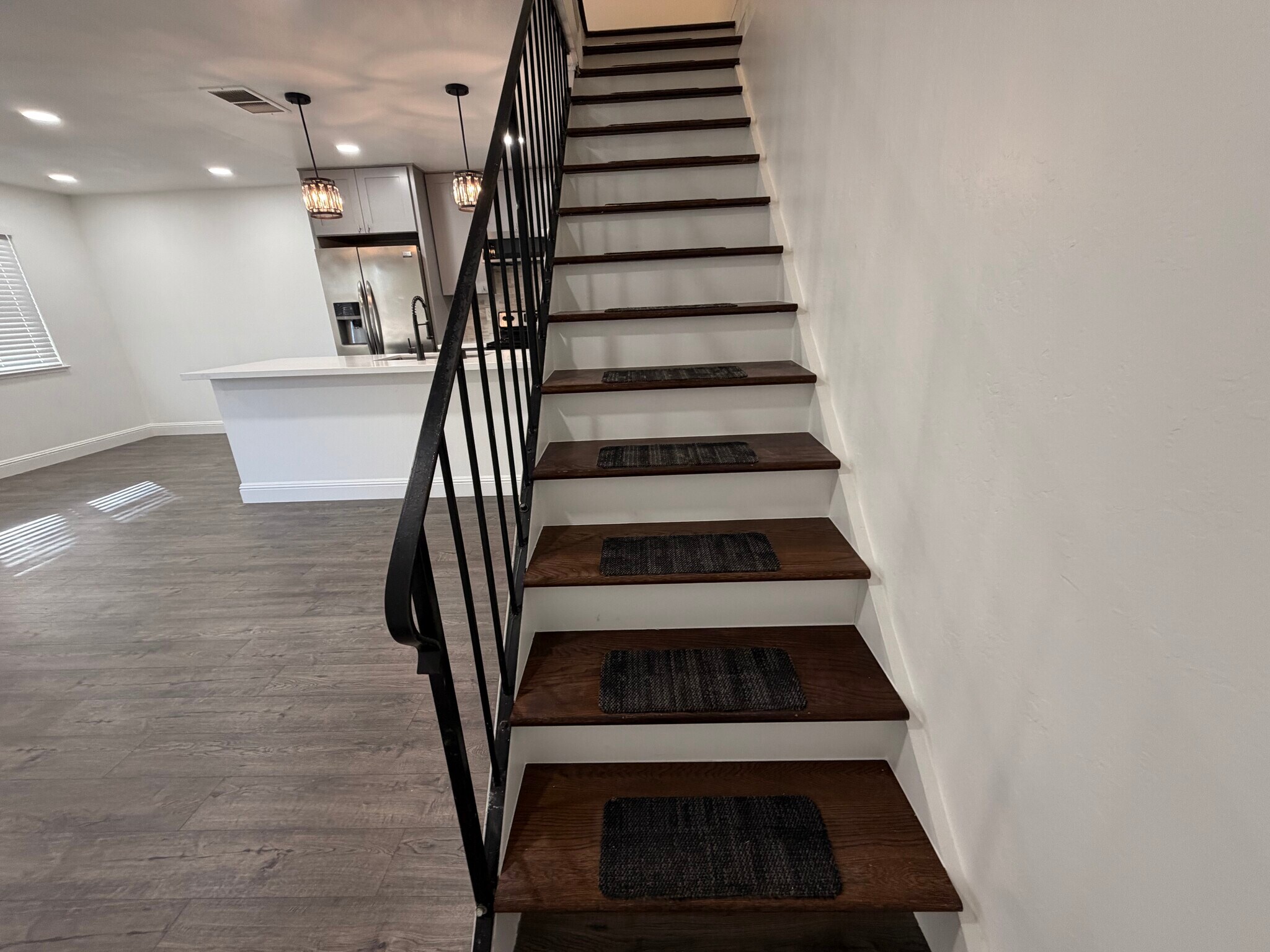 Building Photo - 5532 Spinnaker Dr