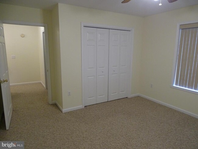 Building Photo - 10 Fairview Ave