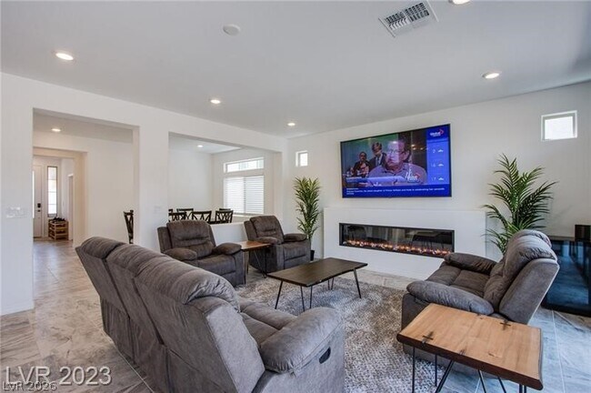 Building Photo - 8307 Red Lily St