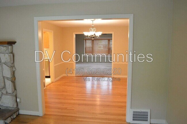 Building Photo - 23805 E Groveland Rd