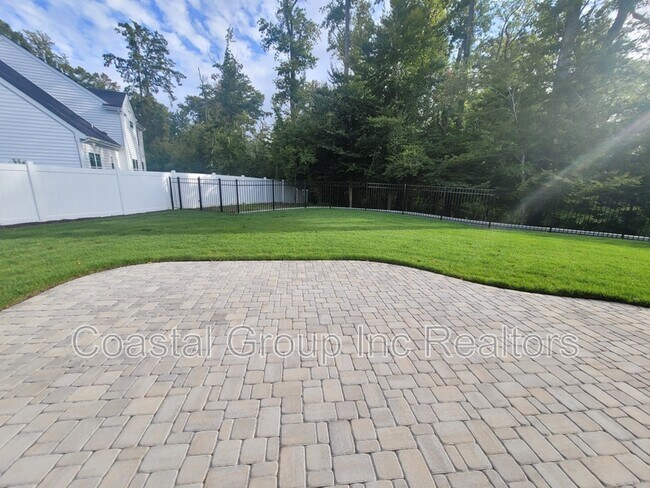 Building Photo - 1233 Auburn Hill Dr