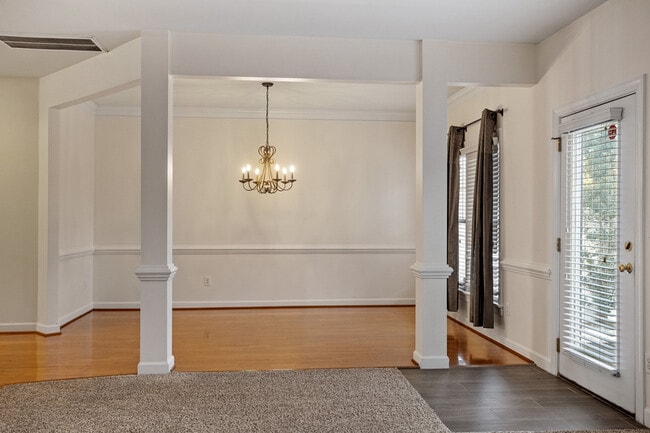 Building Photo - 8105 Satillo Ln