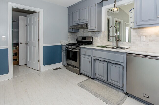 Building Photo - 14530 Fox Knoll Dr