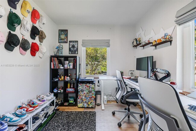 Building Photo - 7635 SW 56th Ave