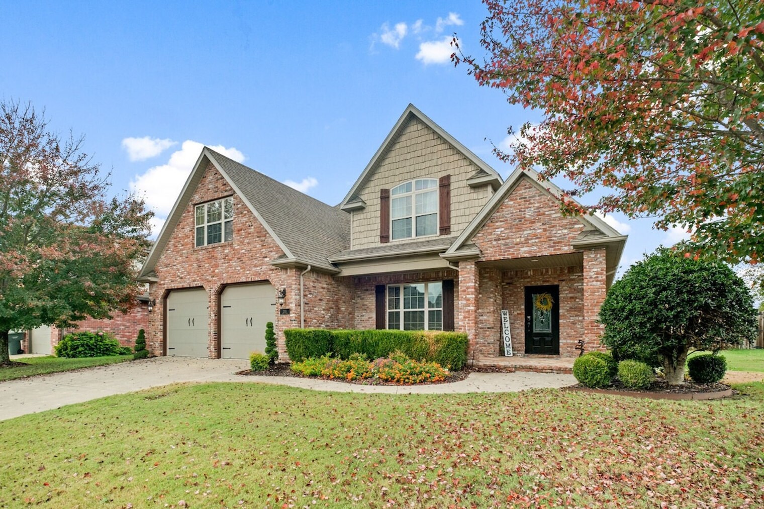 Building Photo - 2351 N Hosta Dr