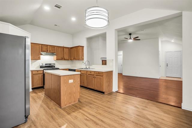 Building Photo - 9017 Hampton Ct