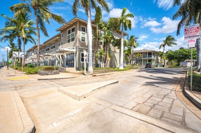 Building Photo - Beautiful Fully Furnished, 3 Bed/2 Bath Kai Ani Village Townhome