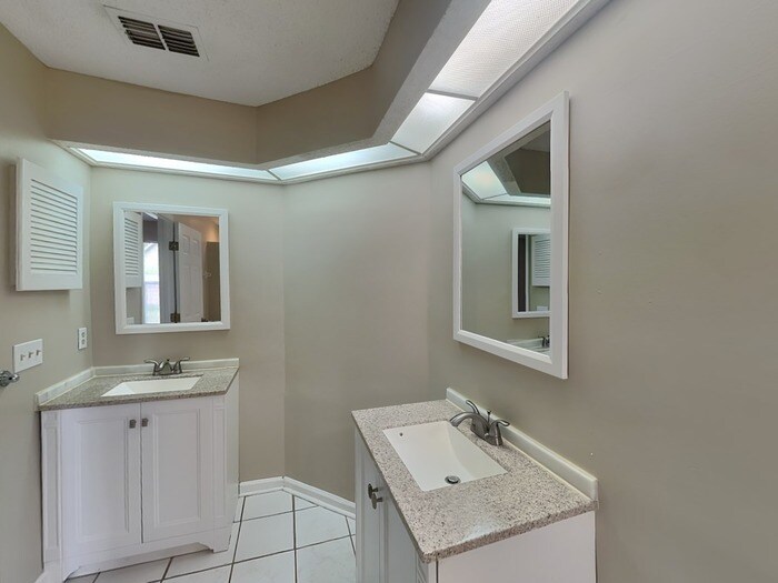 Building Photo - 315 Springfield Ct