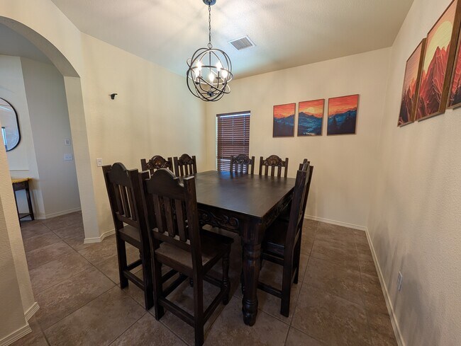 Building Photo - 5604 New Castle Ct