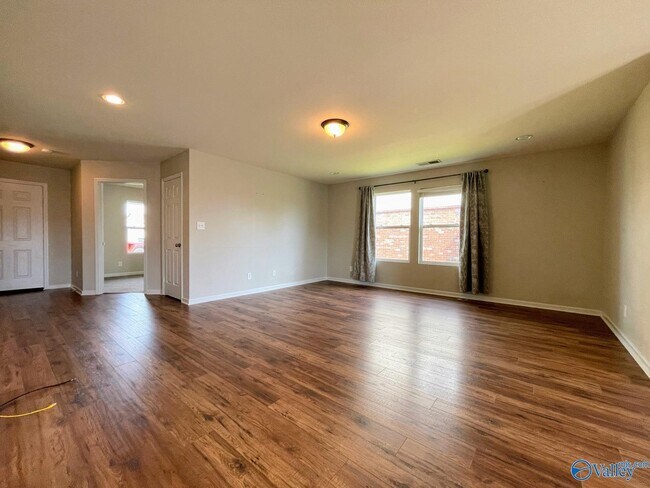 Building Photo - 3412 Castlecreek Dr SW