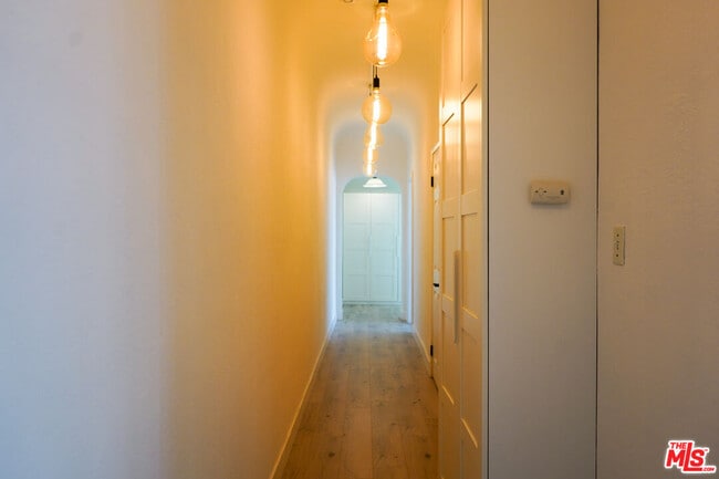 Building Photo - 10520 Eastborne Ave